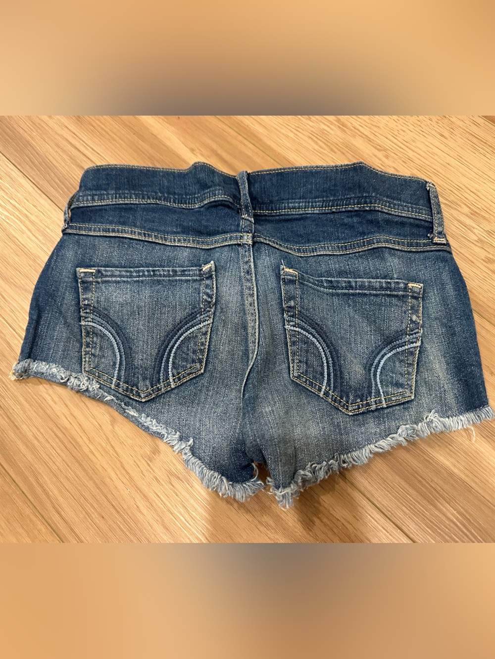 Hollister Blue Denim Frayed Hem Jean Shorts size 00 / 23
